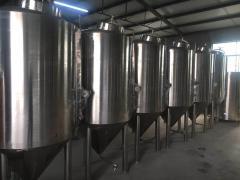 二手啤酒設備供應 300升糖化罐、600升發酵罐及冰水罐等全套設備